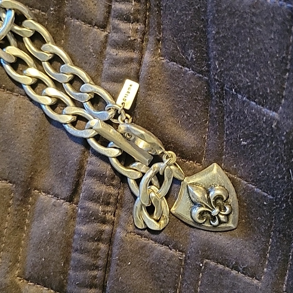 Stigma Curb Chain Fleur-De-Lis Shield Braclet